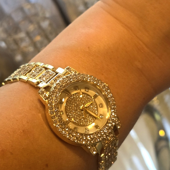 Set Luxury LadiesWatch Artificial Diamond.Quarz FashionWater Resistant.Stainless